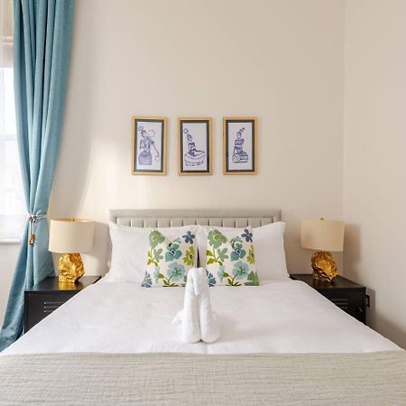 Stylish Flat In Central Location With Free Parking Swindon Eksteriør bilde