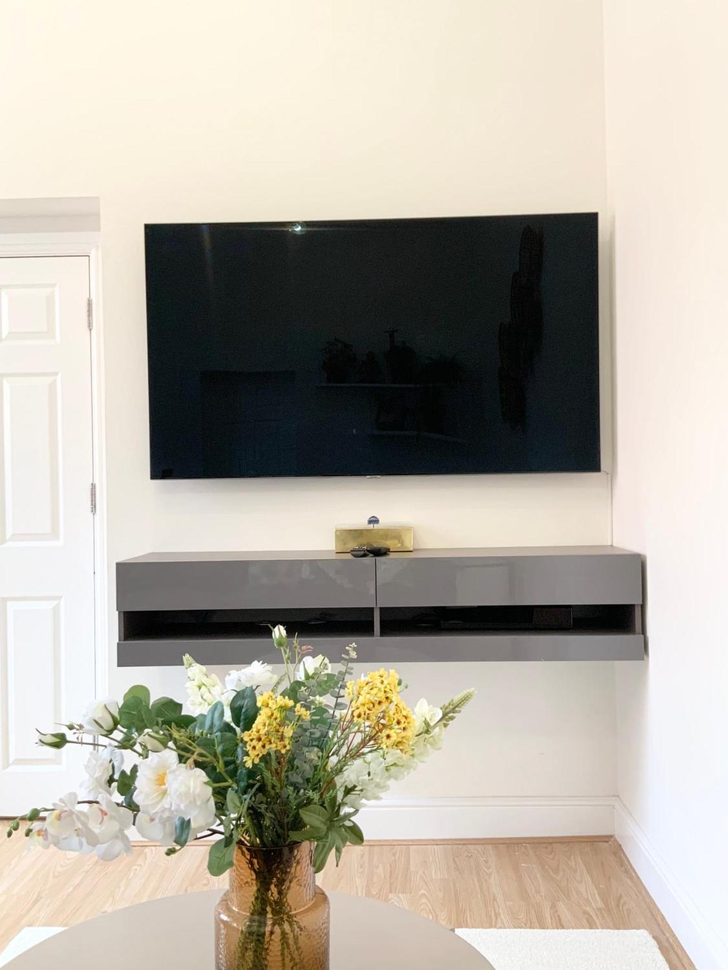 Stylish Flat In Central Location With Free Parking Swindon Eksteriør bilde